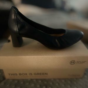 Clarks NEILEY PEARL
NAVY LEATHER
CUIR MARINE 8.5